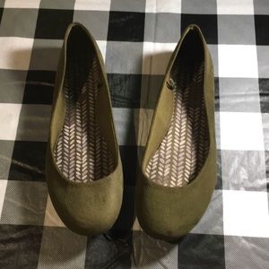 Time and Tru Olive Green Flats Size 7.5